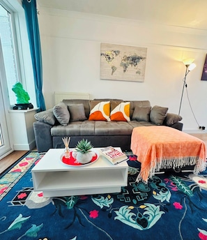 Living area - Everest Cozy Corner (Colchester)