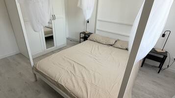1 bedroom, WiFi, bed sheets