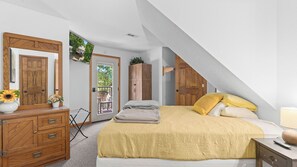Room - Lake of the Ozarks Villa — Pool, Dock & Minutes to Shopping (Osage Beach)