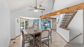 Dining - Lake of the Ozarks Villa — Pool, Dock & Minutes to Shopping (Osage Beach)