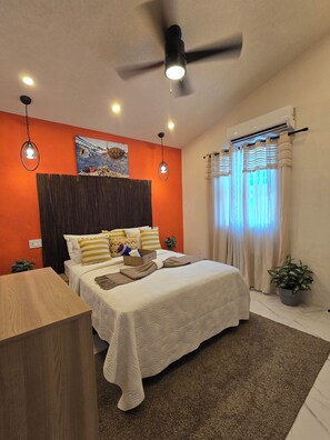 Room - Charming AC Appartment located on south coast of Barbados. Mins from Airport. (Christ Church)