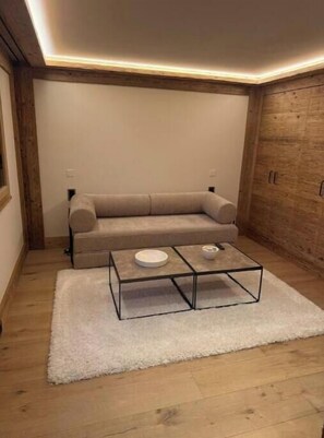 Living area - Little Strawberry (Saanen)