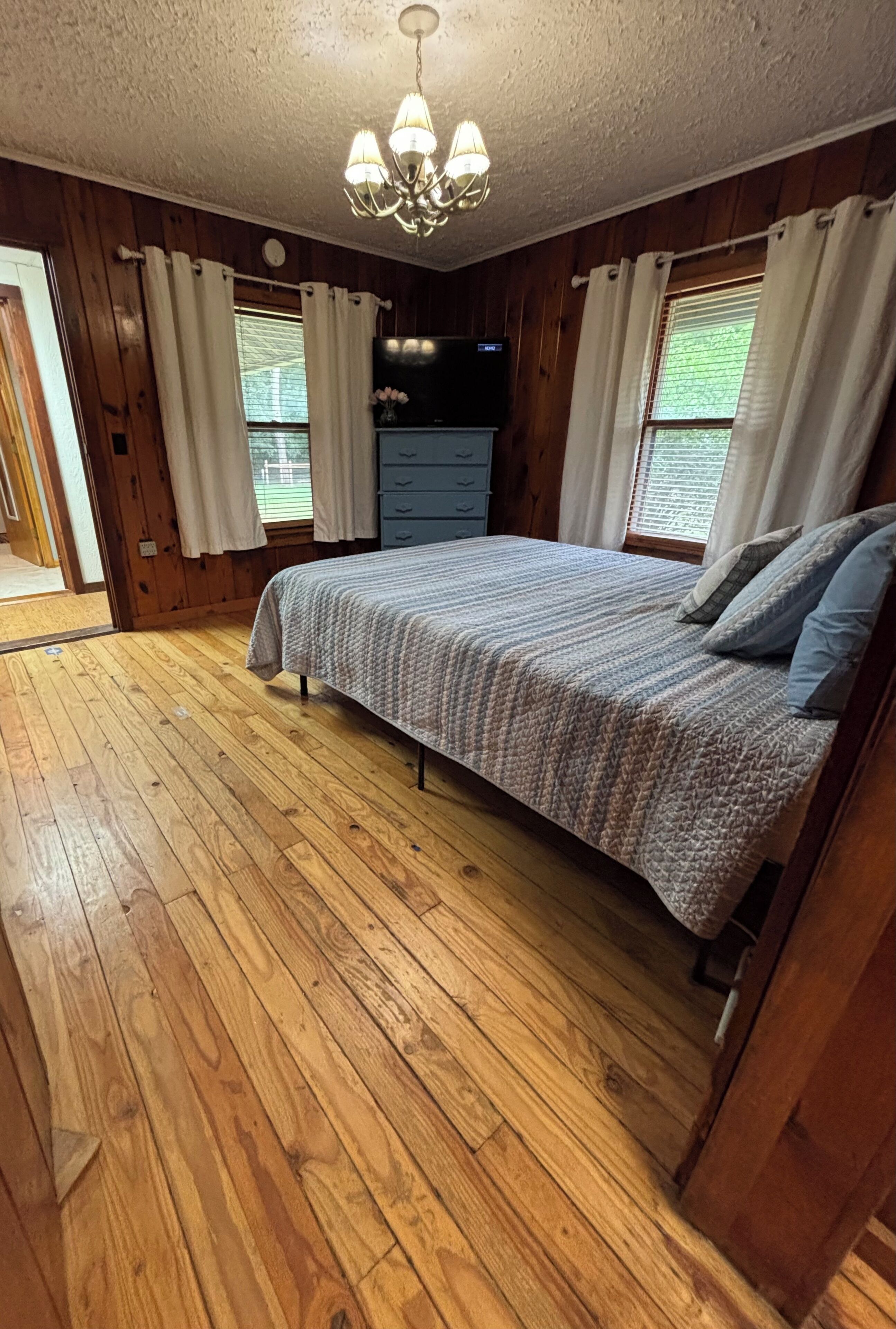 3 chambres, fer et planche à repasser, Wi-Fi gratuit, draps fournis