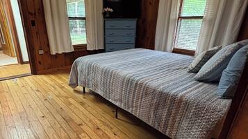 3 chambres, fer et planche à repasser, Wi-Fi gratuit, draps fournis