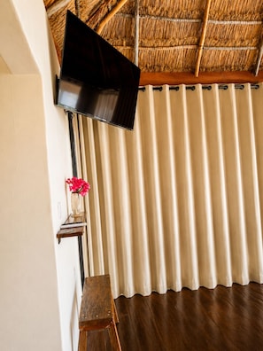 Standard Cabin, Beach View | Interior