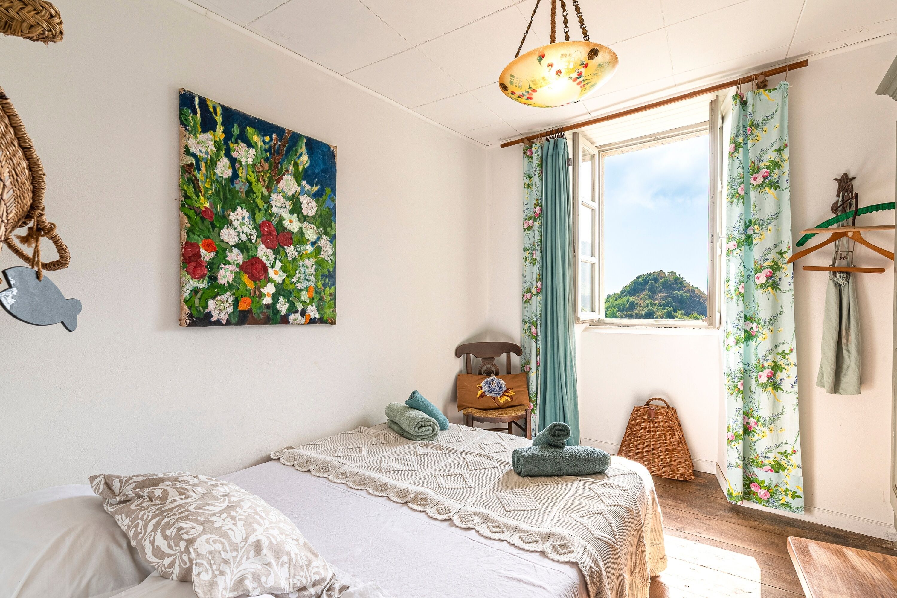 4 bedrooms, iron/ironing board