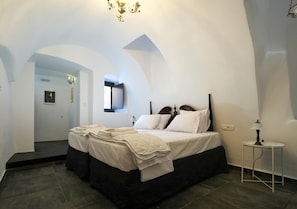 1 slaapkamer, een strijkplank/strijkijzer, wifi, beddengoed