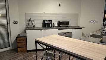 Coffee/tea maker, fridge, microwave, dishwasher