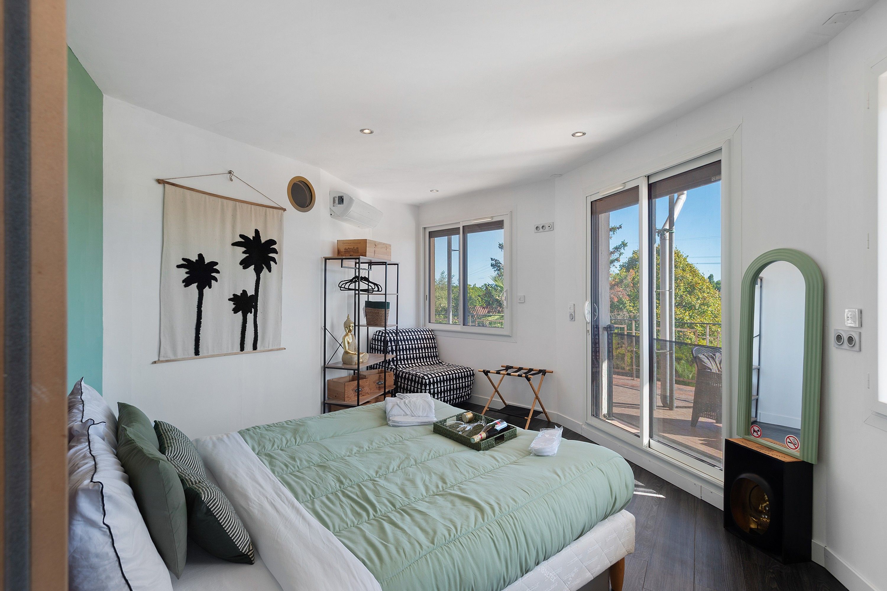 2 bedrooms, iron/ironing board, WiFi, bed sheets