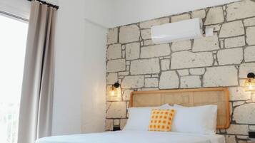 Deluxe Double Room, Balcony, Pool View | WiFi (free)