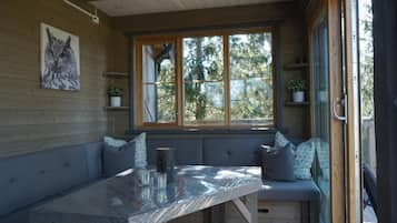 Deluxe Tree House | Interior
