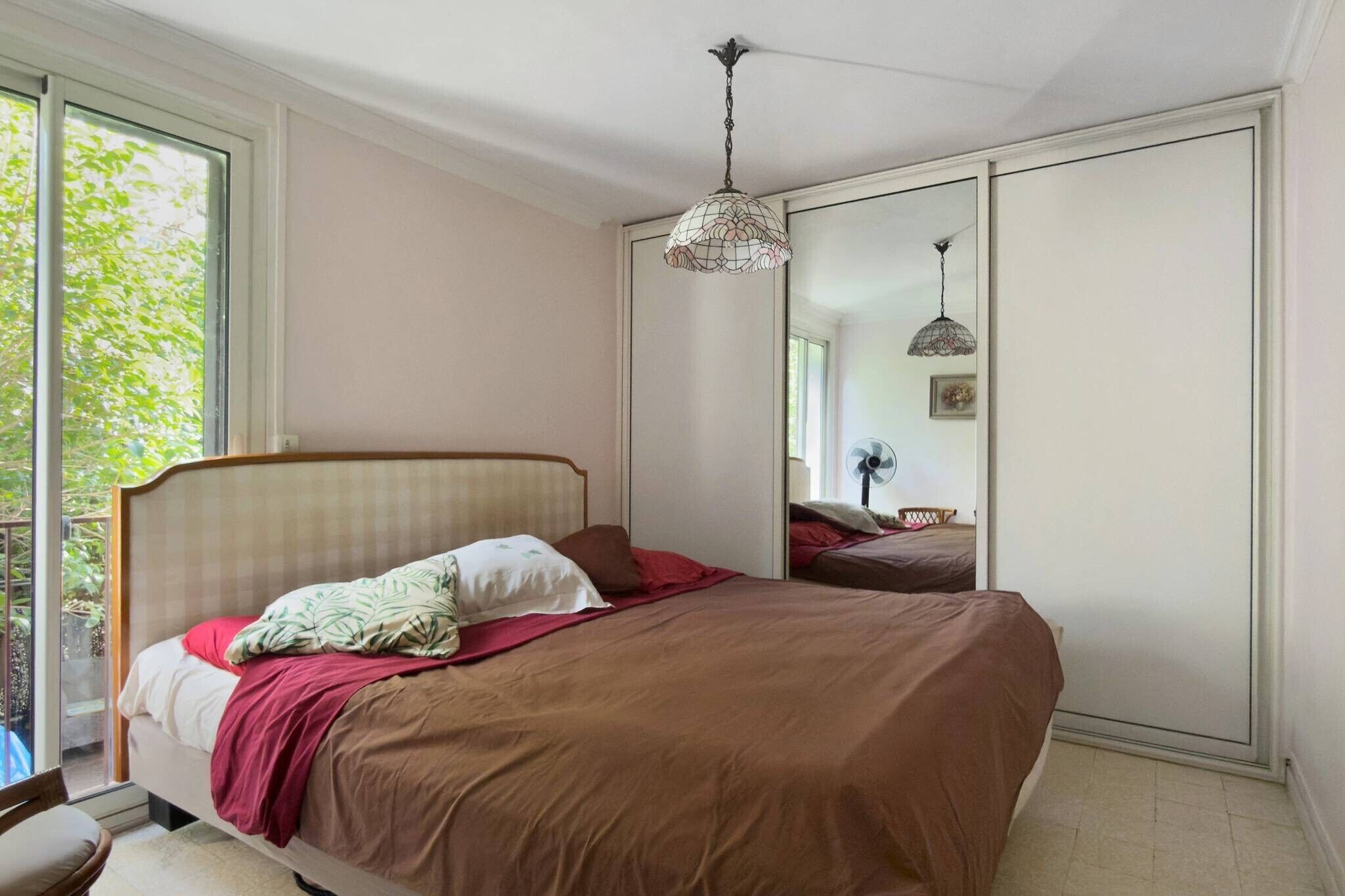 2 dormitorios, tabla de planchar con plancha, wifi y ropa de cama