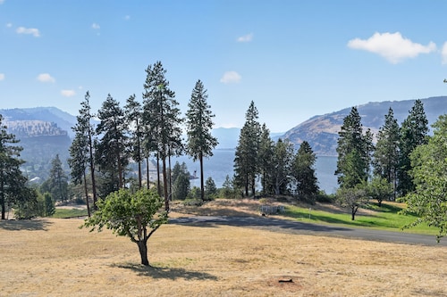 Columbia Gorge - Mosier Bluff | River Views & Pool