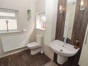 Shower - 18 Kent Street (Cardiff)