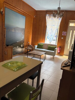 Living area - Vrbo Property (Fisterra)