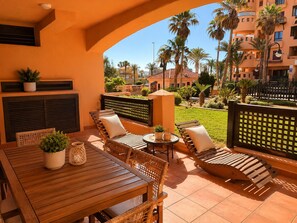 Outdoor dining - Vrbo Property (El Ejido)