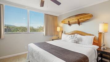 2 bedrooms, desk, iron/ironing board, WiFi