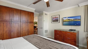 2 bedrooms, desk, iron/ironing board, WiFi