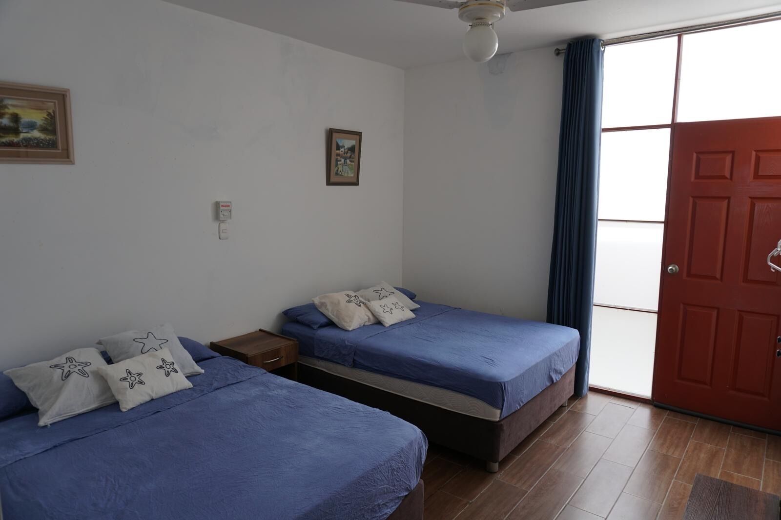 Apartament familiar, vistes a la platja | Espai de treball apte per a portàtils i wifi gratuïta 