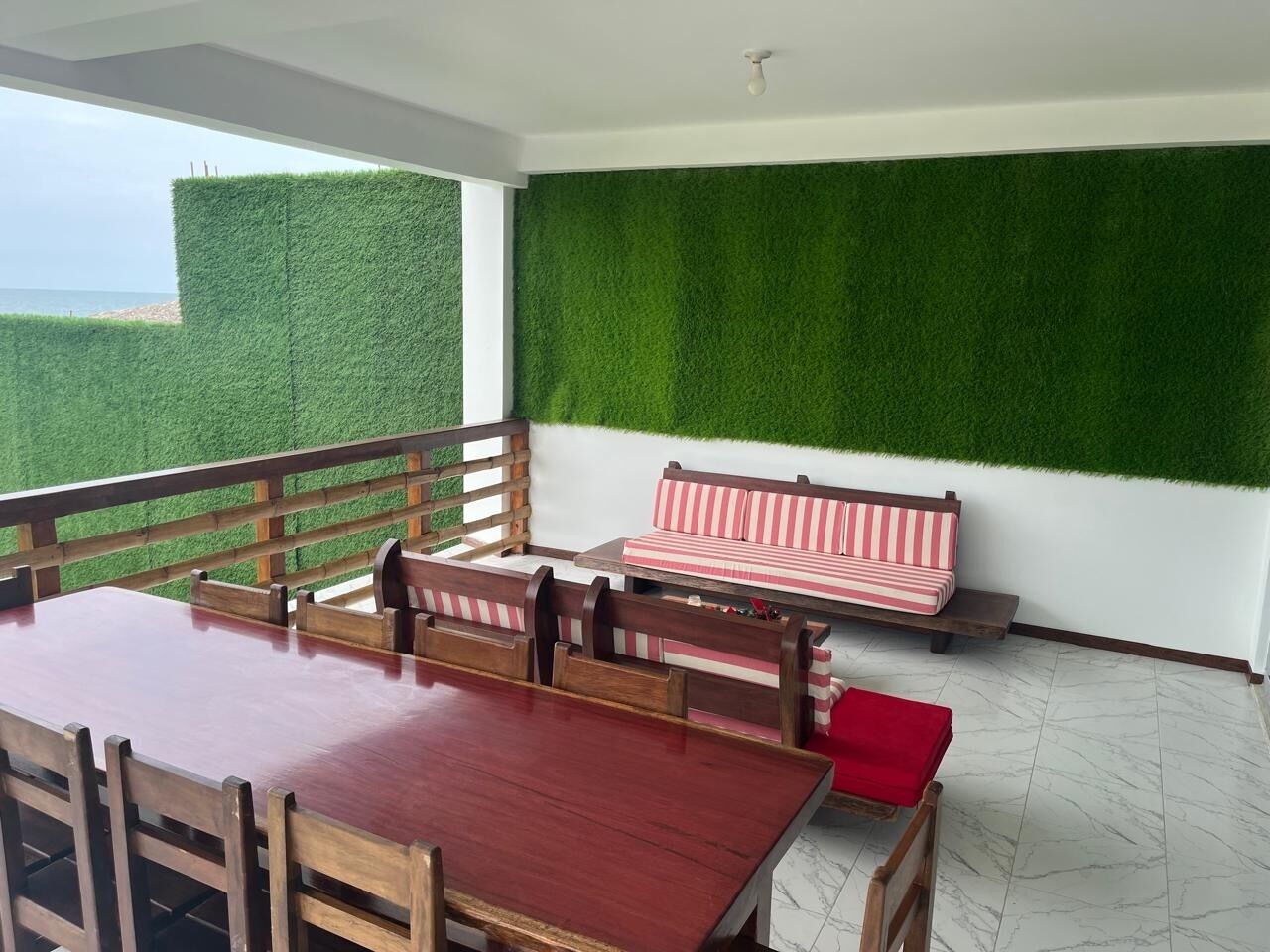 Apartament familiar, vistes a la platja | Interior