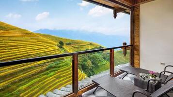 Suite, Balcony, Mountain View | Outdoor dining