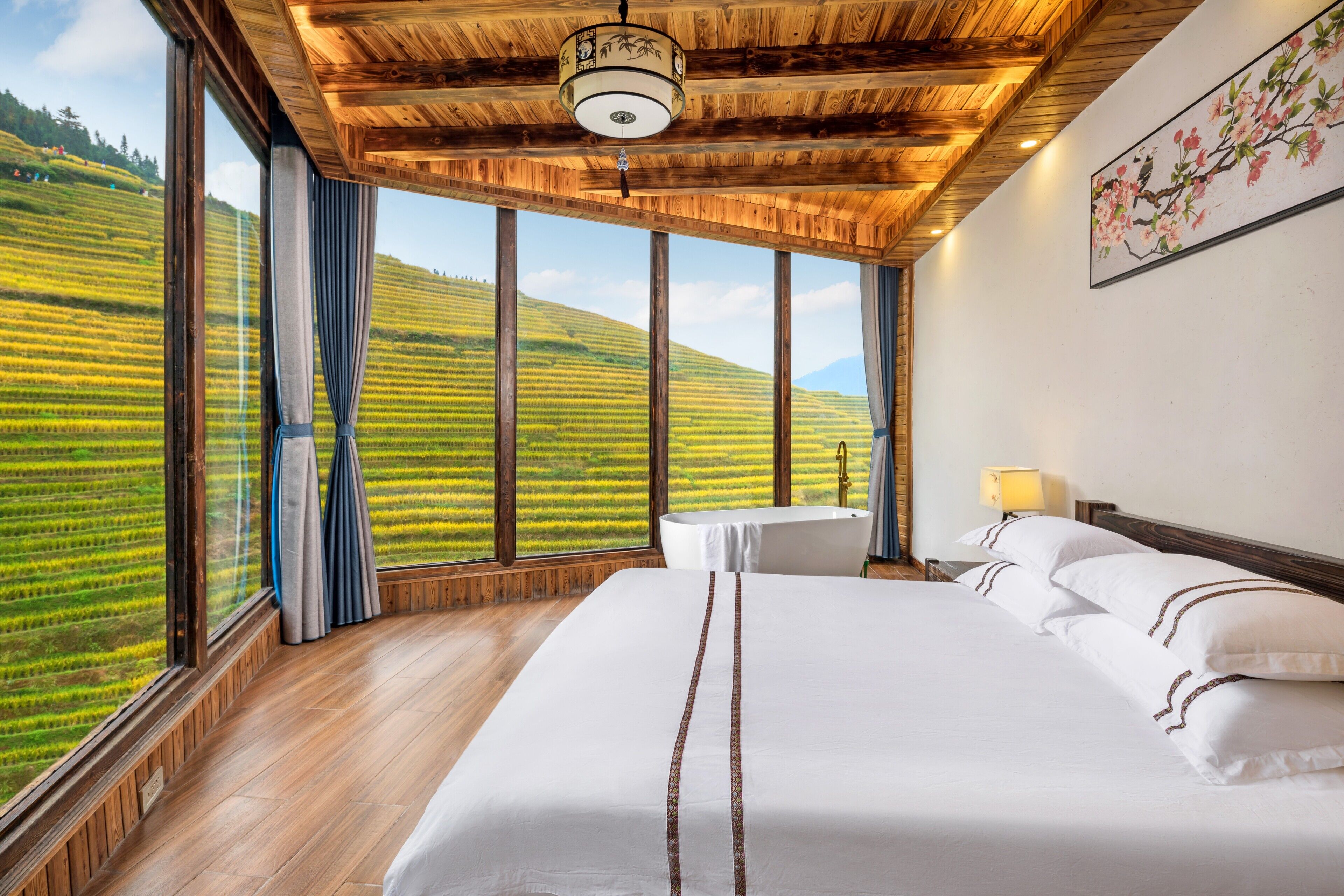 Suite, Balkon, Bergblick | Verdunkelungsvorhänge, schallisolierte Zimmer, kostenloses WLAN
