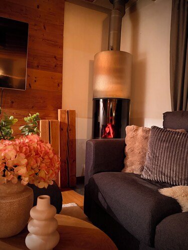 Superb 5-bedroom chalet in delightful Les Collons for your getaway