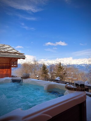 Outdoor spa tub - Superb 5-bedroom chalet in delightful Les Collons for your getaway (Vex)