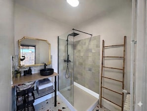 Hårtørrer, håndklæder, Sæbe, Shampoo