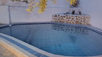 Utomhuspool