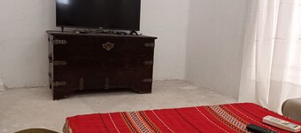 DAR TOUBIB, a traditional villa with a pool in the heart of Tataouine