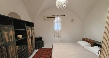 DAR TOUBIB, a traditional villa with a pool in the heart of Tataouine