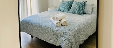 Iron/ironing board, WiFi, bed sheets