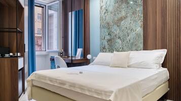 1 bedroom, in-room safe, desk, WiFi (free)