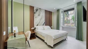 1 bedroom, in-room safe, desk, WiFi (free)