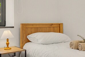 Iron/ironing board, WiFi, bed sheets - Casa Da Costa: Sea View, Private Terrace & Wi-Fi in São Vicente, Madeira (Sao Vicente)