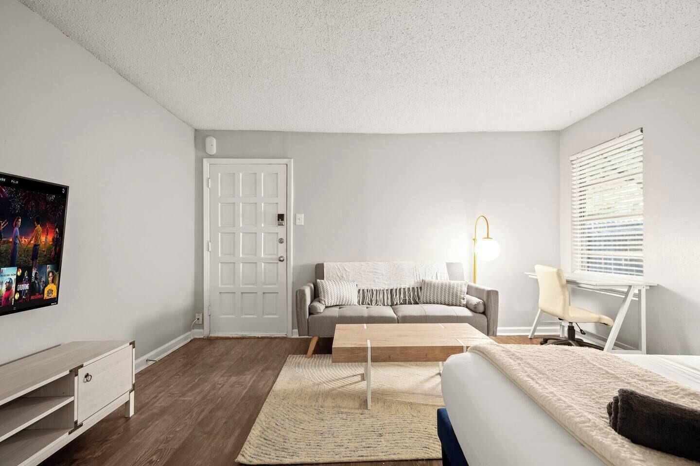 Desk, WiFi (free), bed sheets