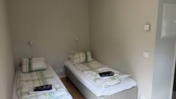 1 bedroom, travel crib, WiFi, bed sheets