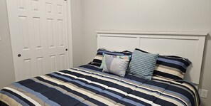 2 bedrooms, desk, travel cot, WiFi - The Last Lake Stop- 2Bedroom Home (Peru)