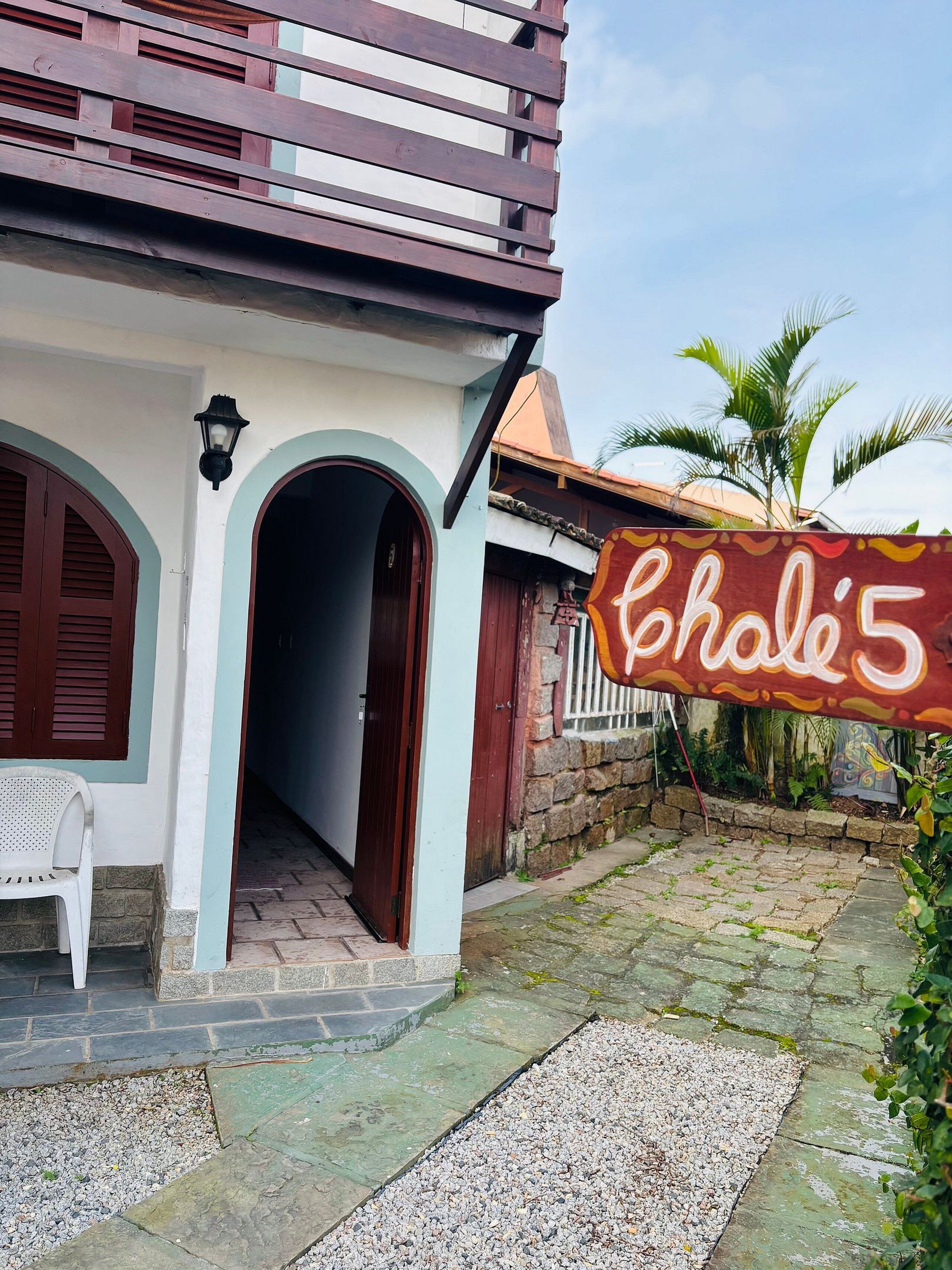 Basic Chalet | Exterior detail