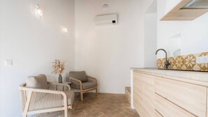 Interior - Holiday Home 'Casa Ferrobo - Amy' with Shared Pool, Wi-Fi and Air Conditioning (Farrobo)