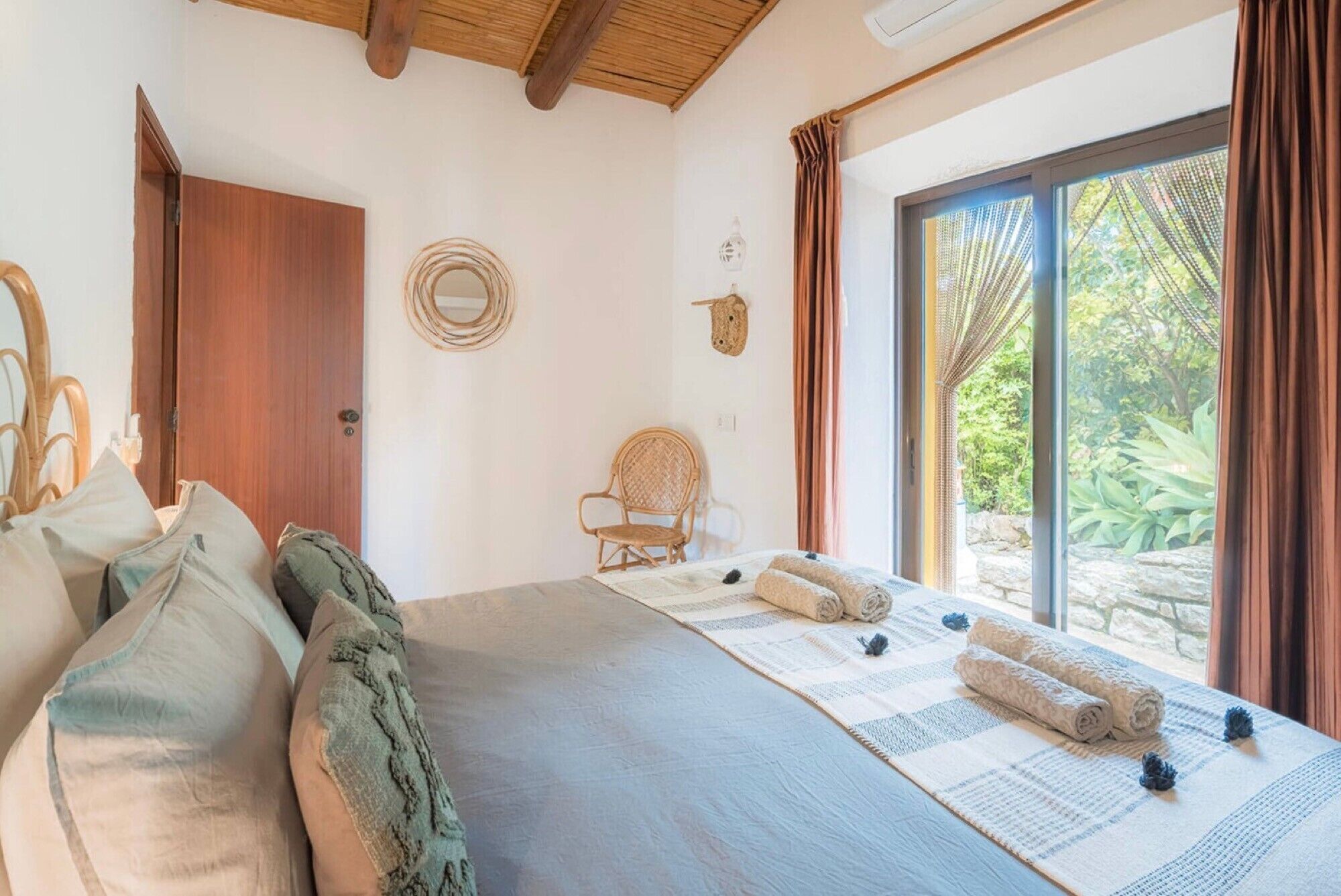 2 quartos, ferros/tábuas de passar roupa, Wi-Fi, roupa de cama