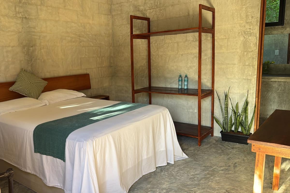 Deluxe Room, Pool View | Desk, WiFi (free)