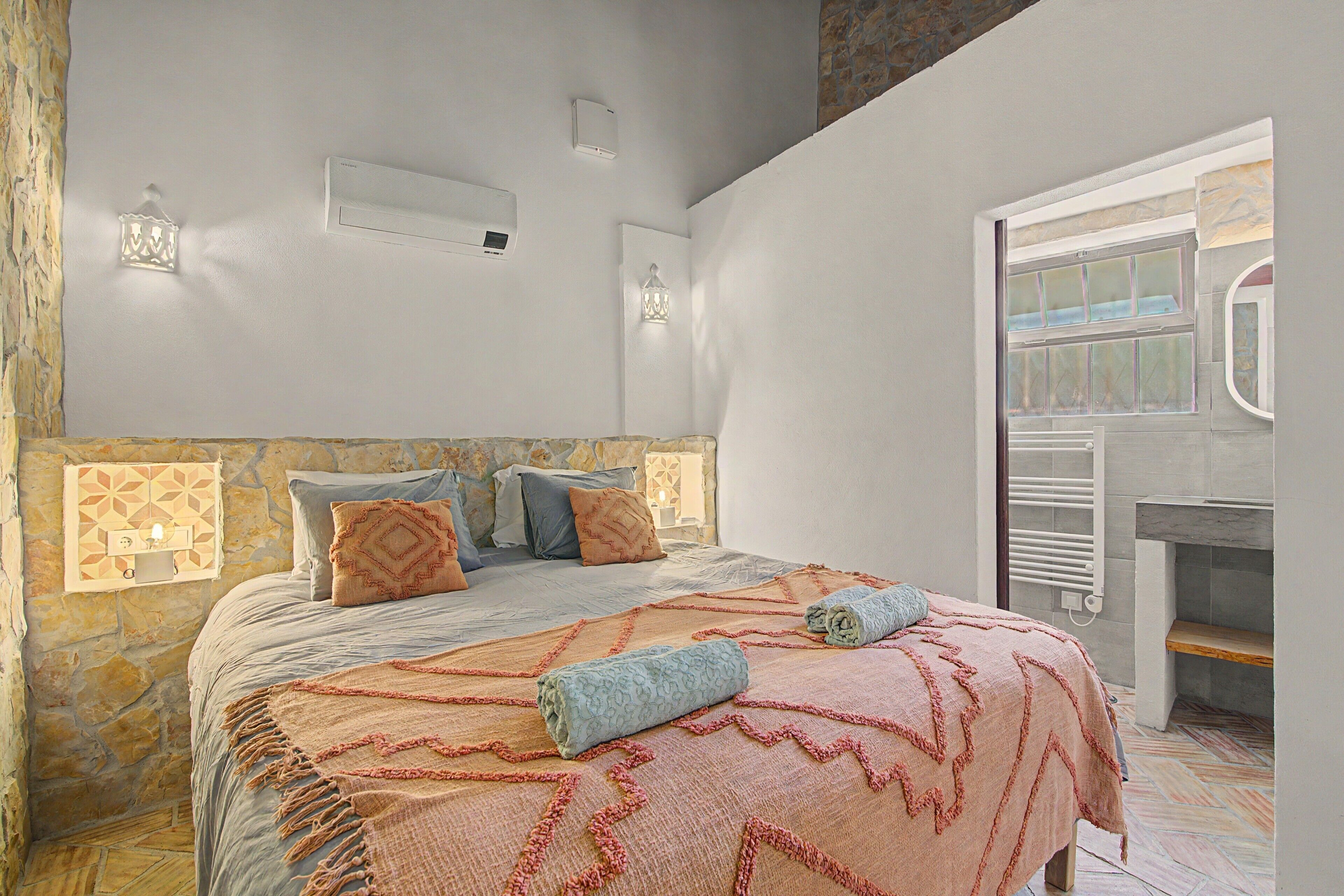 1 chambre, fer et planche à repasser, Wi-Fi, draps fournis