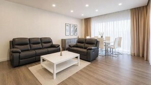 Living area - Luxury apartment with ocean views and a pool | Air conditioning | 2 suites (Albufeira)