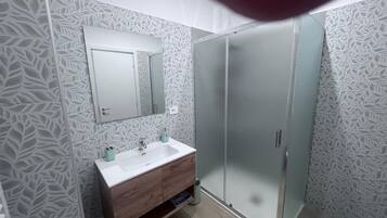 Comfort Double Room | Bathroom