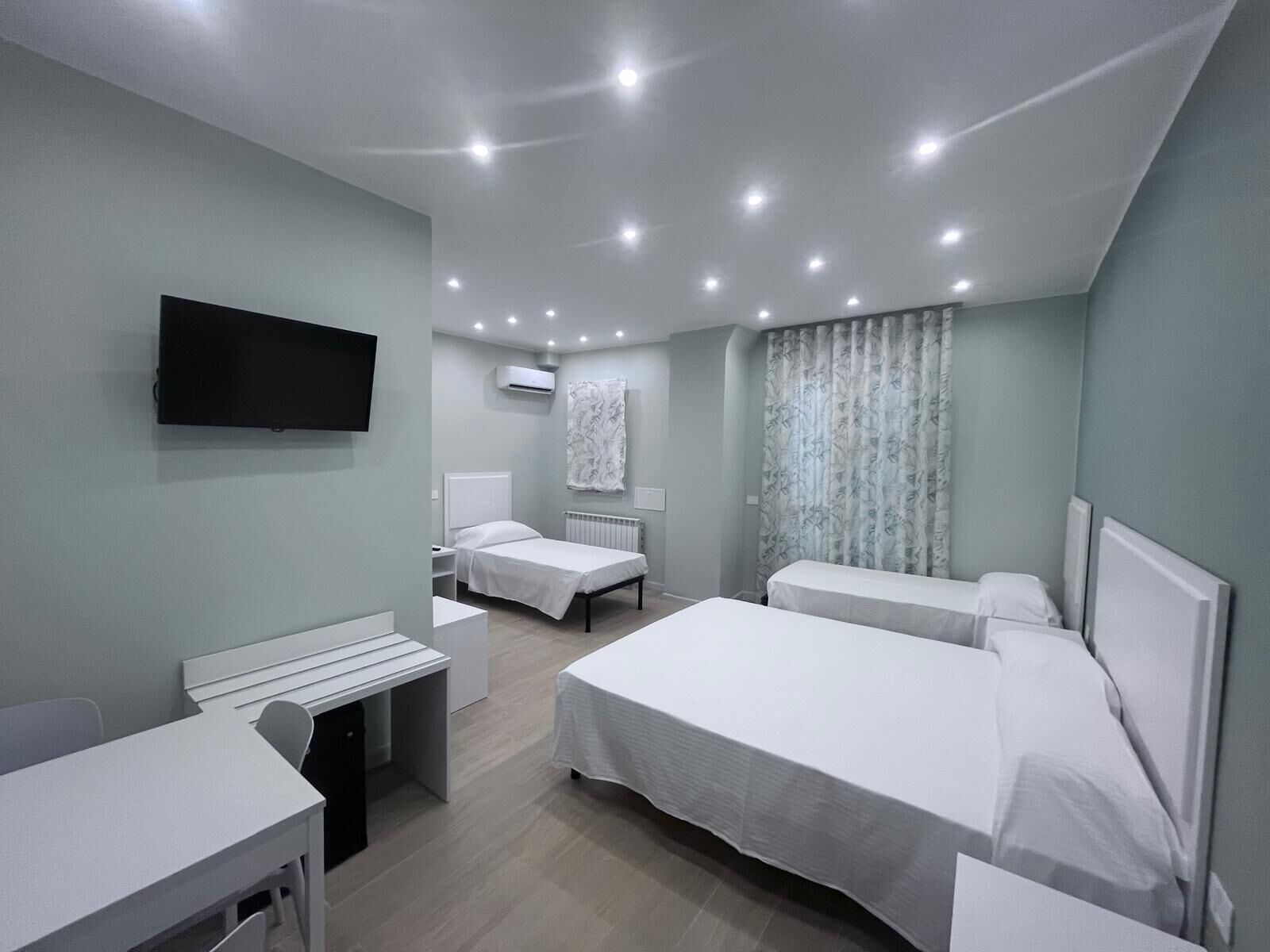 Family Quadruple Room | Desk, WiFi (free)