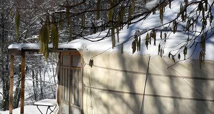Rosane Yurt, 4 Seasons – 60m², Mountain View, Private Terrace & Garden