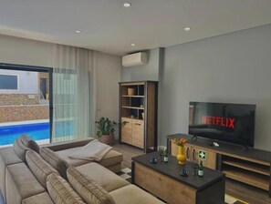 Unclassified image, 5 of 26, button - Villa with a private pool, 2 suites, a barbecue, and air conditioning (Albufeira)