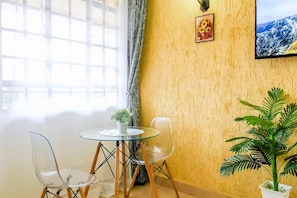 Dining - Cosy 1 bedroom Westlands -School Lane (Nairobi)